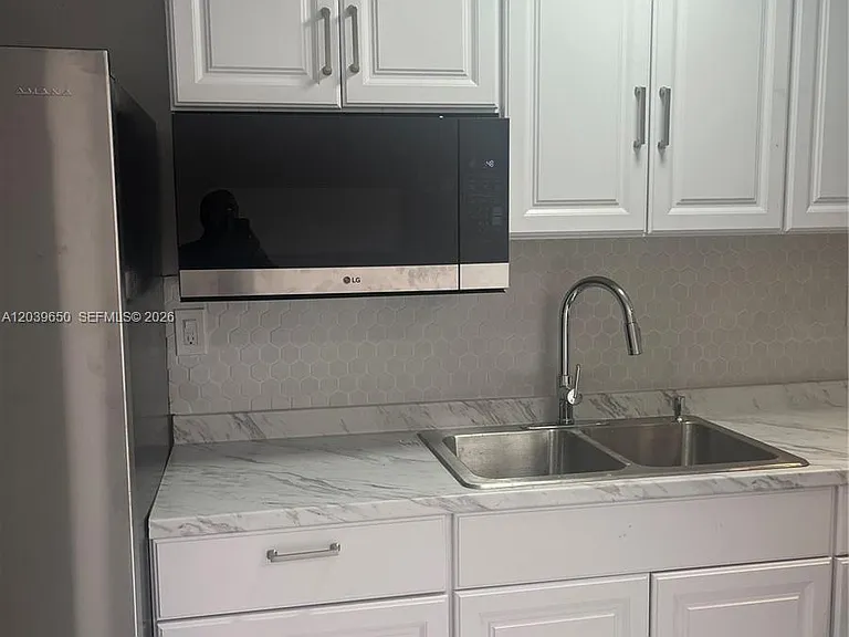 5909 SW 36th Ct #14 — Photo 5