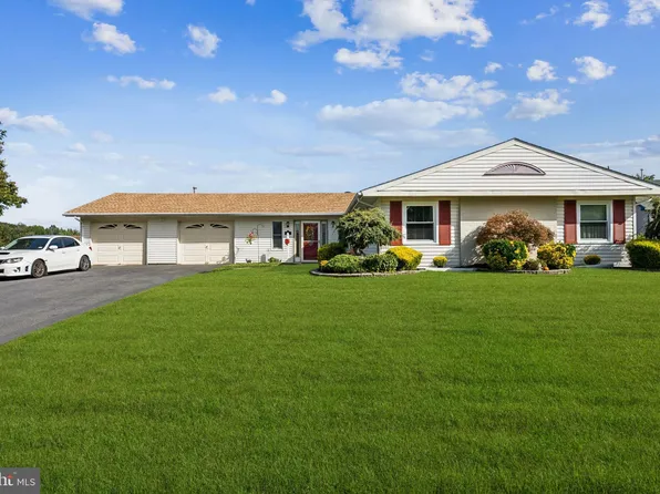 2 Evergreen Ct, Willingboro, NJ 08046