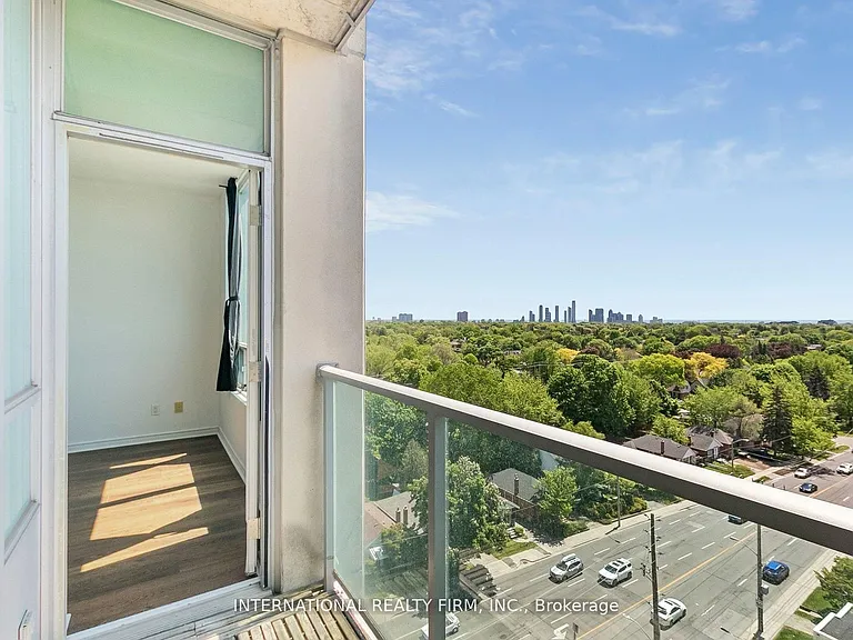 3391 Bloor St W #1011 — Photo 32