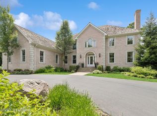 301 Belle Foret Dr, Lake Bluff, IL 60044
