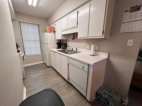 4th image of 2441 Wren Hollow Dr #B