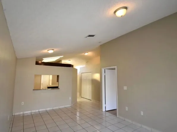 10060 SW 222nd St, Cutler Bay, FL 33190