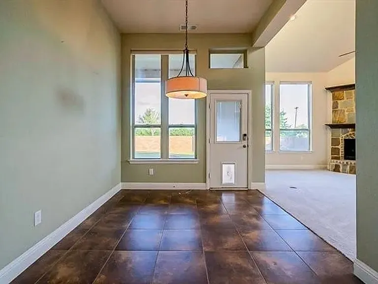 1036 Edgefield Ln — Photo 11