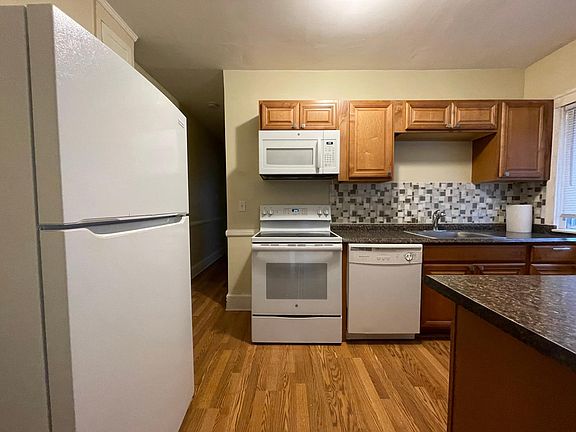 4th image of 815 Beaconsfield Ave APT 2N