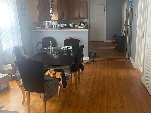 5th image of 912 N Leclaire Ave