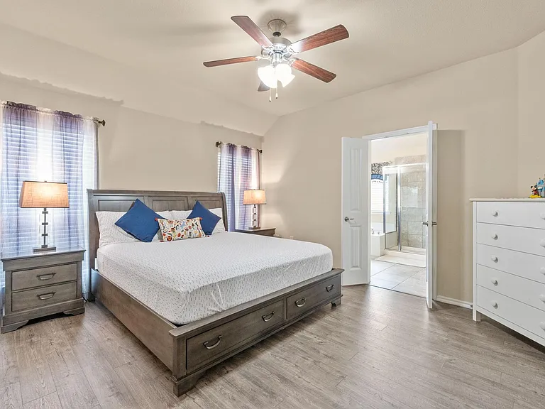 120 Rustic Oak Ln — Photo 11