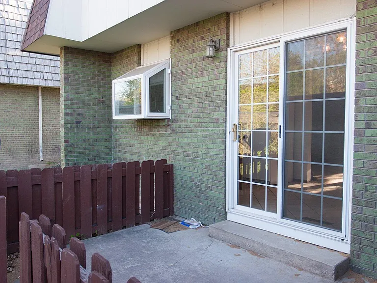 2628 Leisure Dr — Photo 18