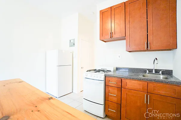 Rented by City Connections Realty | media 11