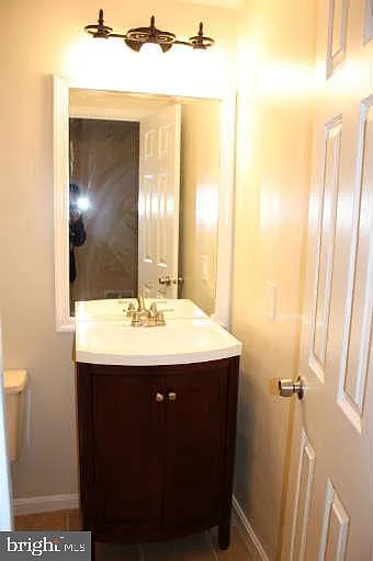 3 bed, 3.5 bath, 1820 sqft, $2,650 — Photo 4