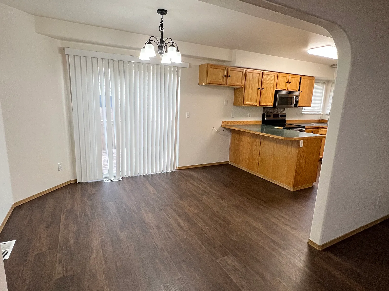 3 bed, 2.5 bath, 1753 sqft, $2,800 — Photo 3