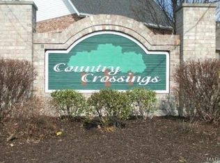 1501 Shadow Rdg, Columbia, IL 62236