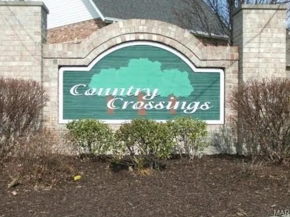 1501 Clover Rdg, Columbia, IL 62236