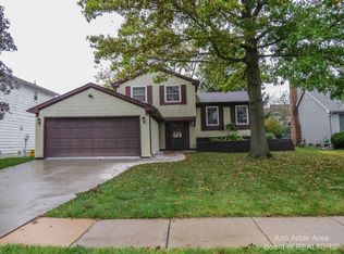 5742 New Meadow Dr, Ypsilanti, MI
