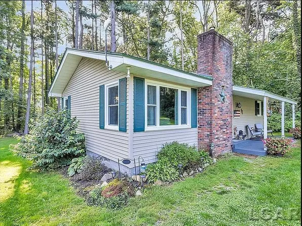 160 Pine Hill Lake Rd, Horton, MI 49246