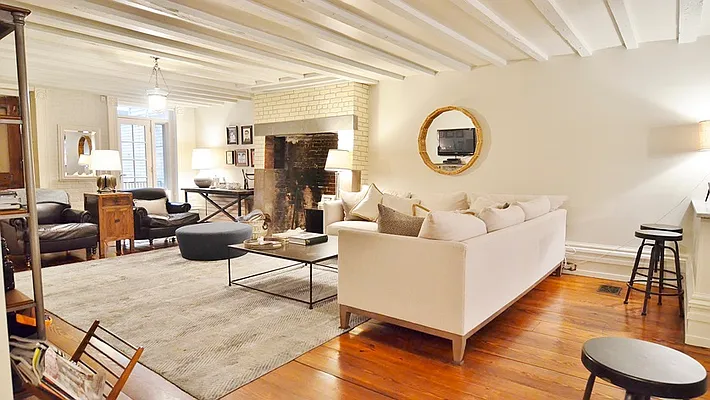 Rented by Park Property Advisors | media 1