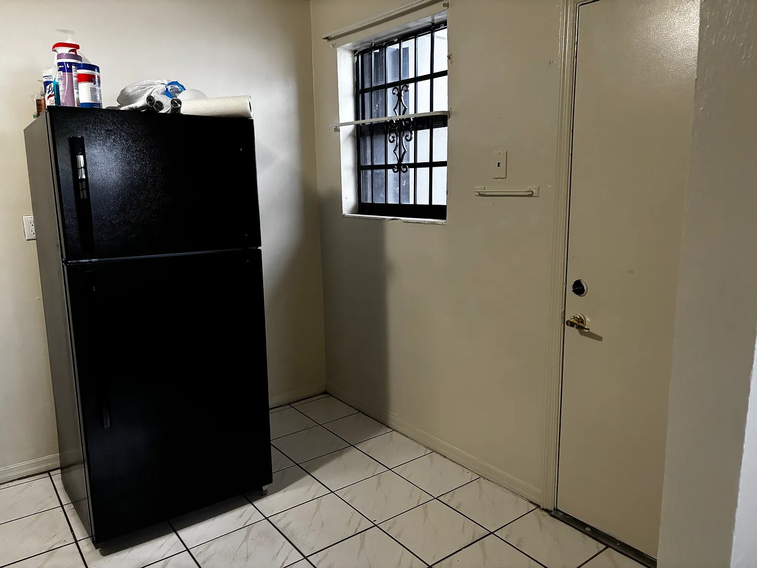 2 bed, $1,900 — Photo 1