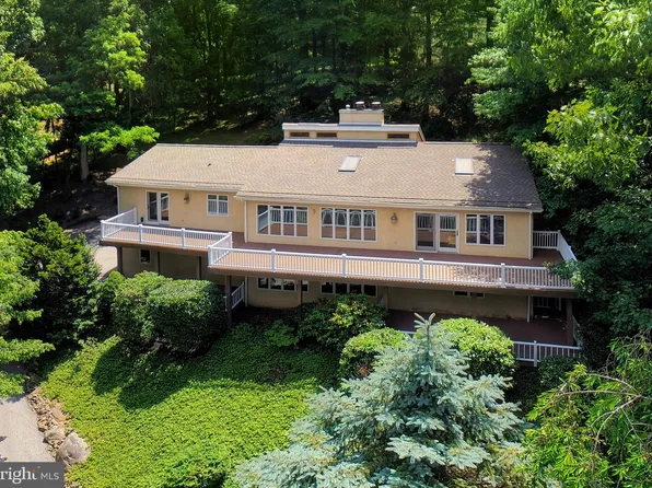 3300 Sawmill Rd, Newtown Square, PA 19073