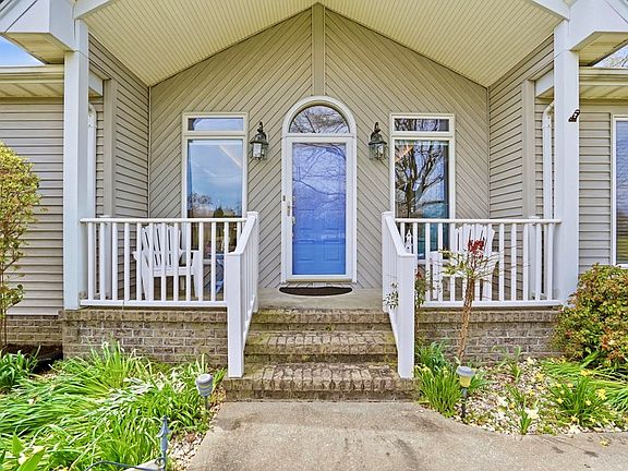 3rd image of 107 Sunset Cove Ln