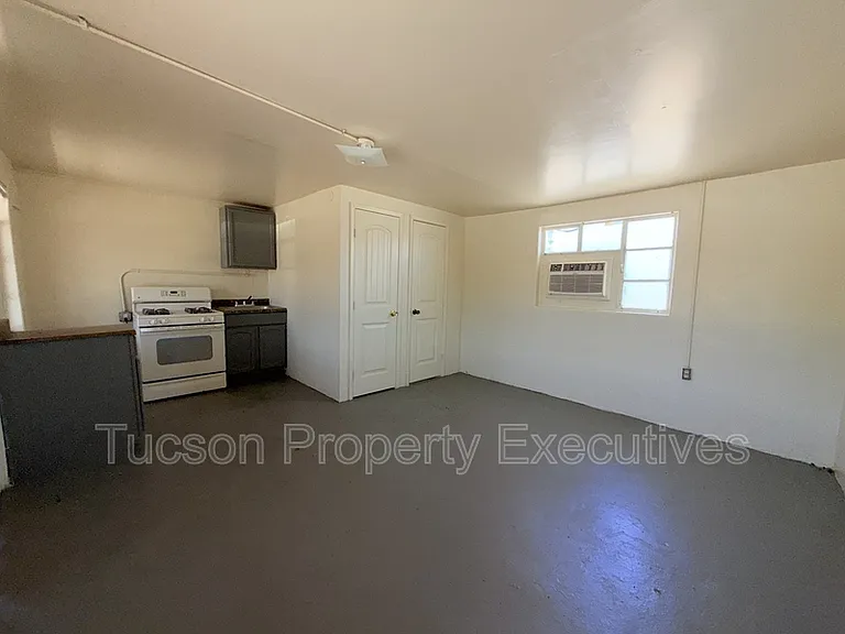 3314 E Benson Hwy #9 — Photo 2
