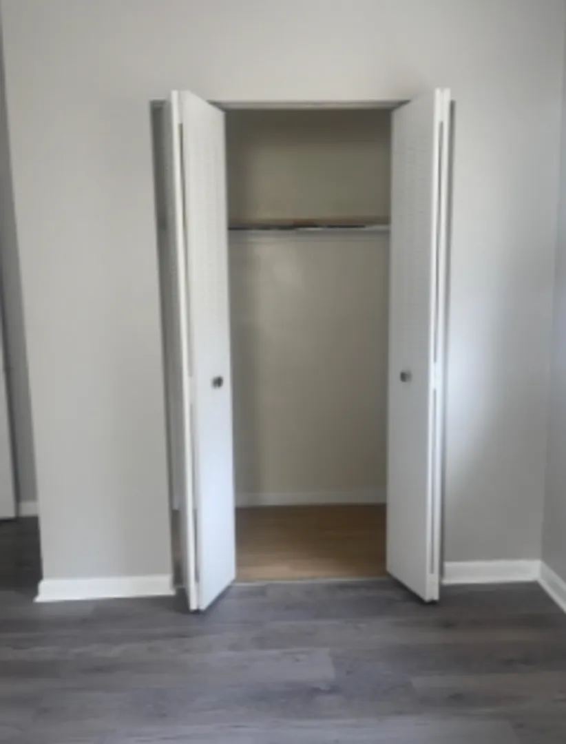105 Lincoln Street — Photo 4