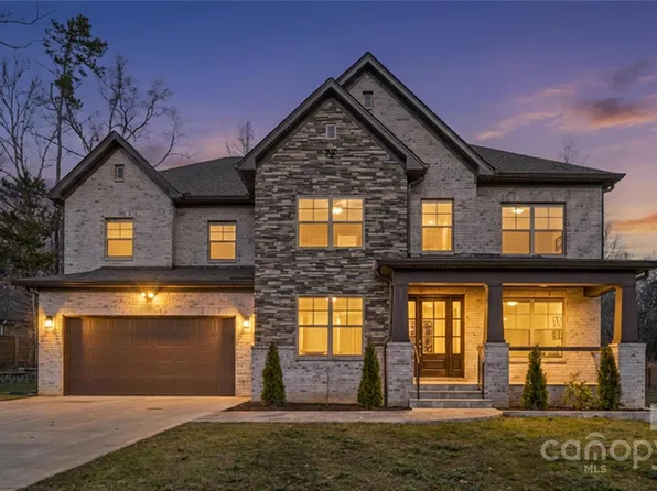 8804 Casa Lake Dr, Charlotte, NC 28215