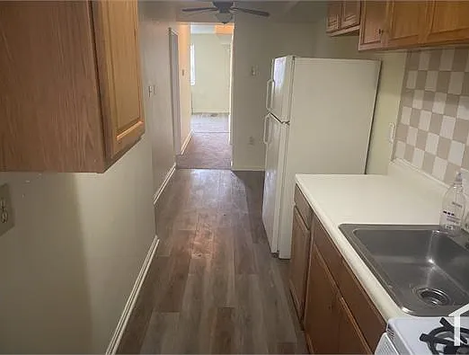 2 bed, 850 sqft, $1,300 — Photo 2