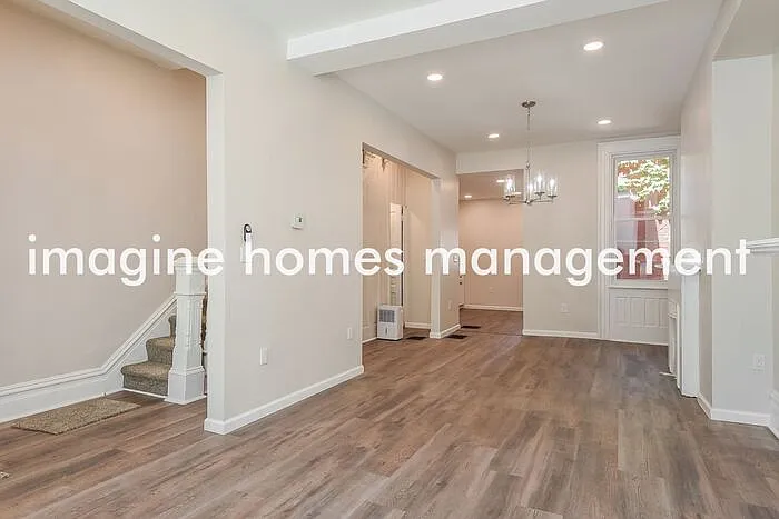 3 bed, 1.0 bath, 1274 sqft, $1,895 — Photo 2