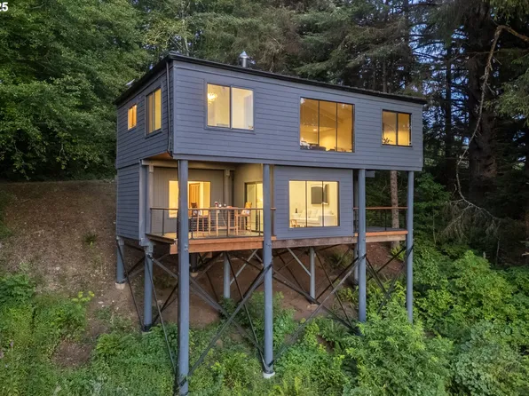 117 N Young Dr, Otis, OR 97368