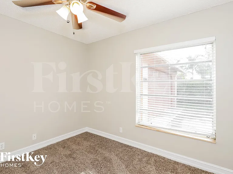 2366 NW 110th Ter — Photo 13