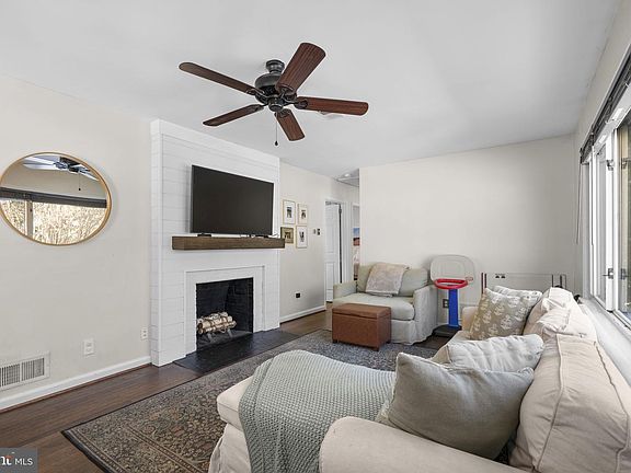 5th image of 7005 Grove Rd