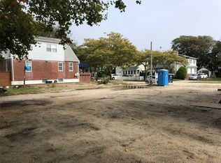 83 Lynbrook Ave, Point Lookout, NY 11569