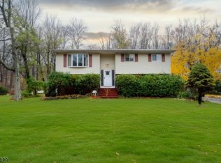 36 S Cherry Rd, Lake Hopatcong, NJ 07849