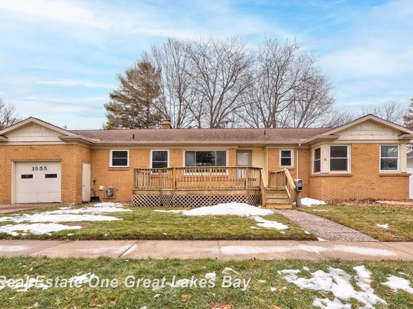 1955 Fairfield St, Saginaw, MI 48602