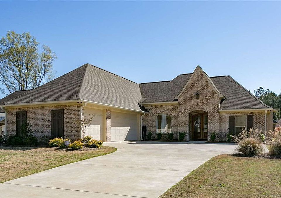 1st image of 132 Stone Creek Dr