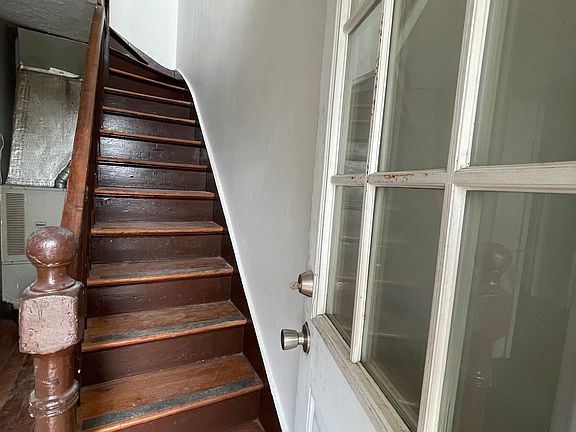 4th image of 1540 Park Ave
