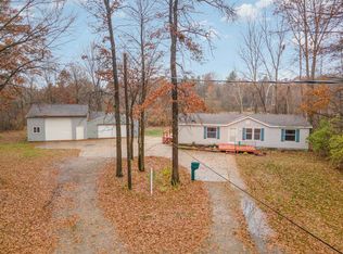 1665 N Nine Mile Rd, Sanford, MI 48657