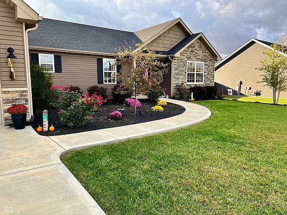 2nd image of 199 Diamond Ln