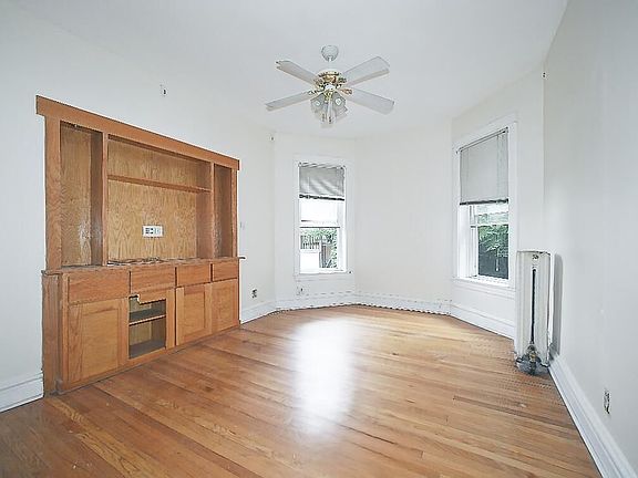 2nd image of 4536 N Greenview Ave APT 2N