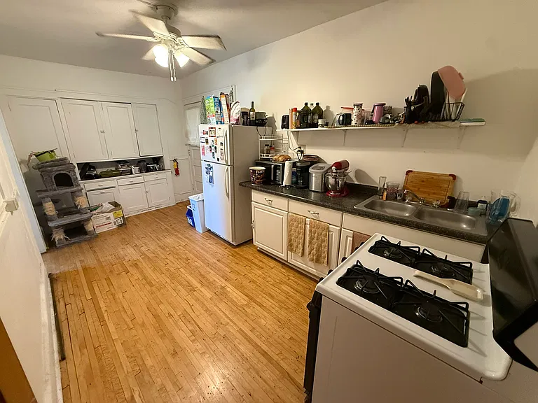 1577 Ashland Ave #3 — Photo 2