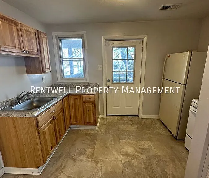 395 Connecticut Ave #2 — Photo 1