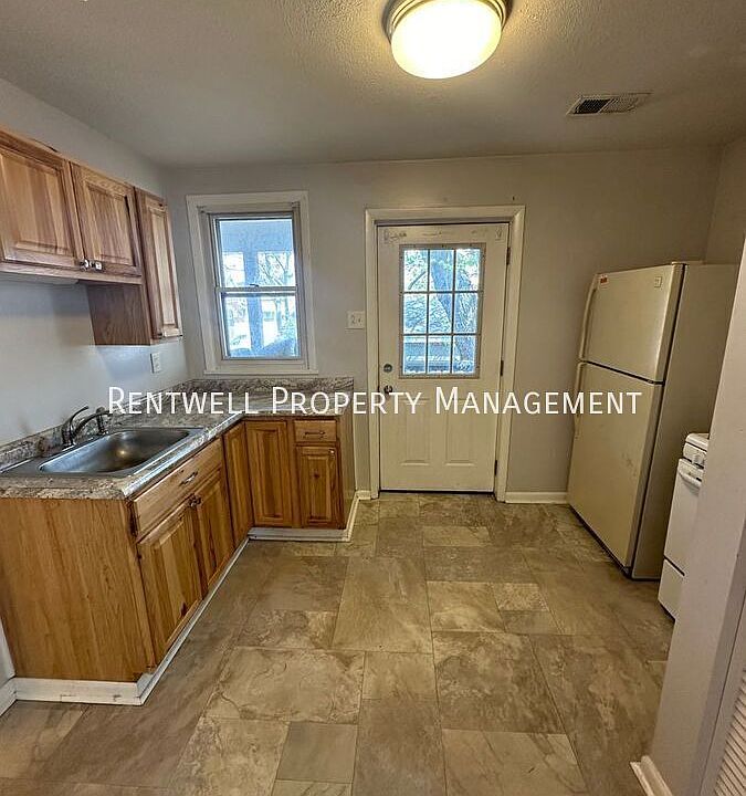 1st image of 395 Connecticut Ave Floor 2