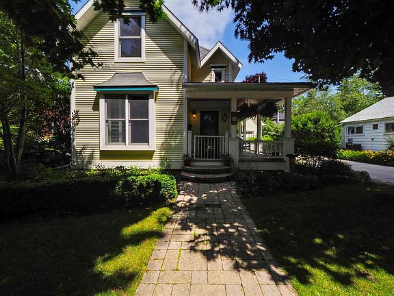 4th image of 305 Antrim St