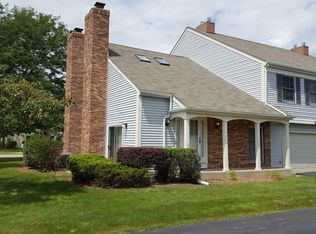 2S731 Grove Ln, Warrenville, IL 60555