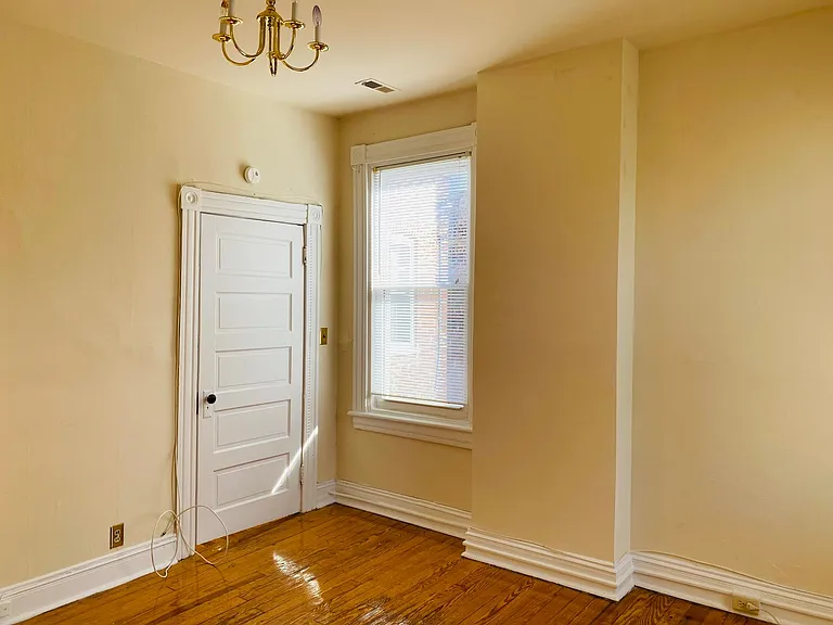 2525 Park Avenue — Photo 13