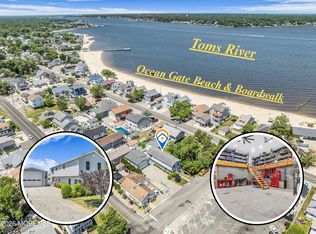 410 Monmouth Ave, Ocean Gate, NJ 08740