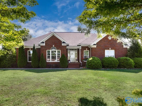 126 Golden Harvest Dr, New Market, AL 35761