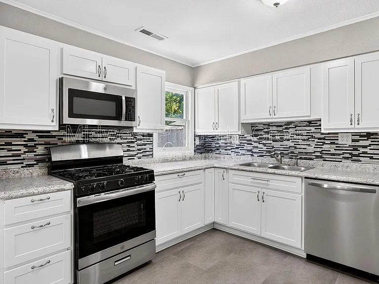 15 Marie Dr — Photo 1