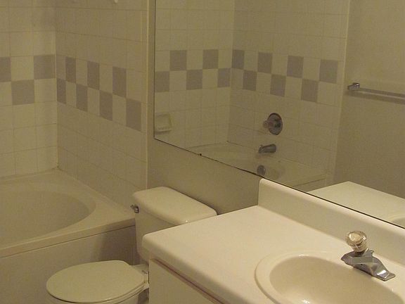 4th image of 11521 Villa Grand APT 902