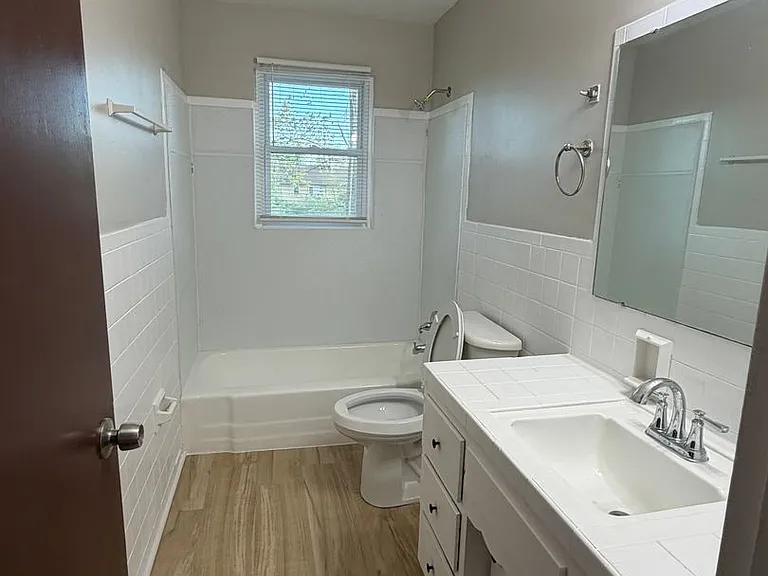 6111 Laurel Hall Dr — Photo 33