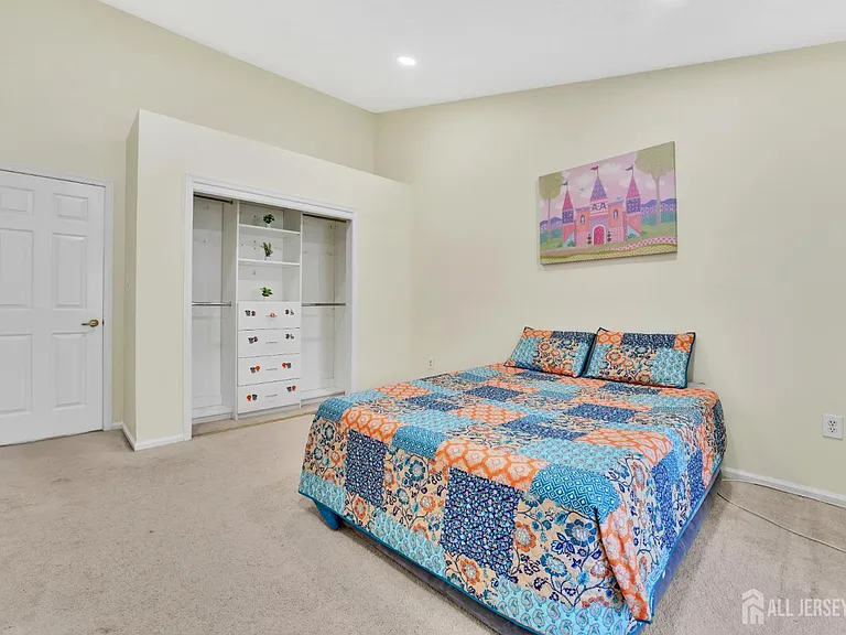 88 W Countryside Dr — Photo 16